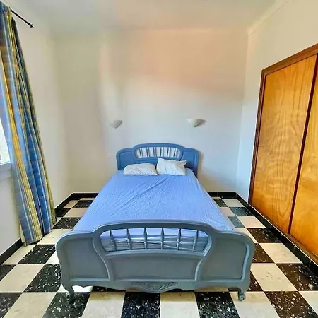 3 Vue Apartment *